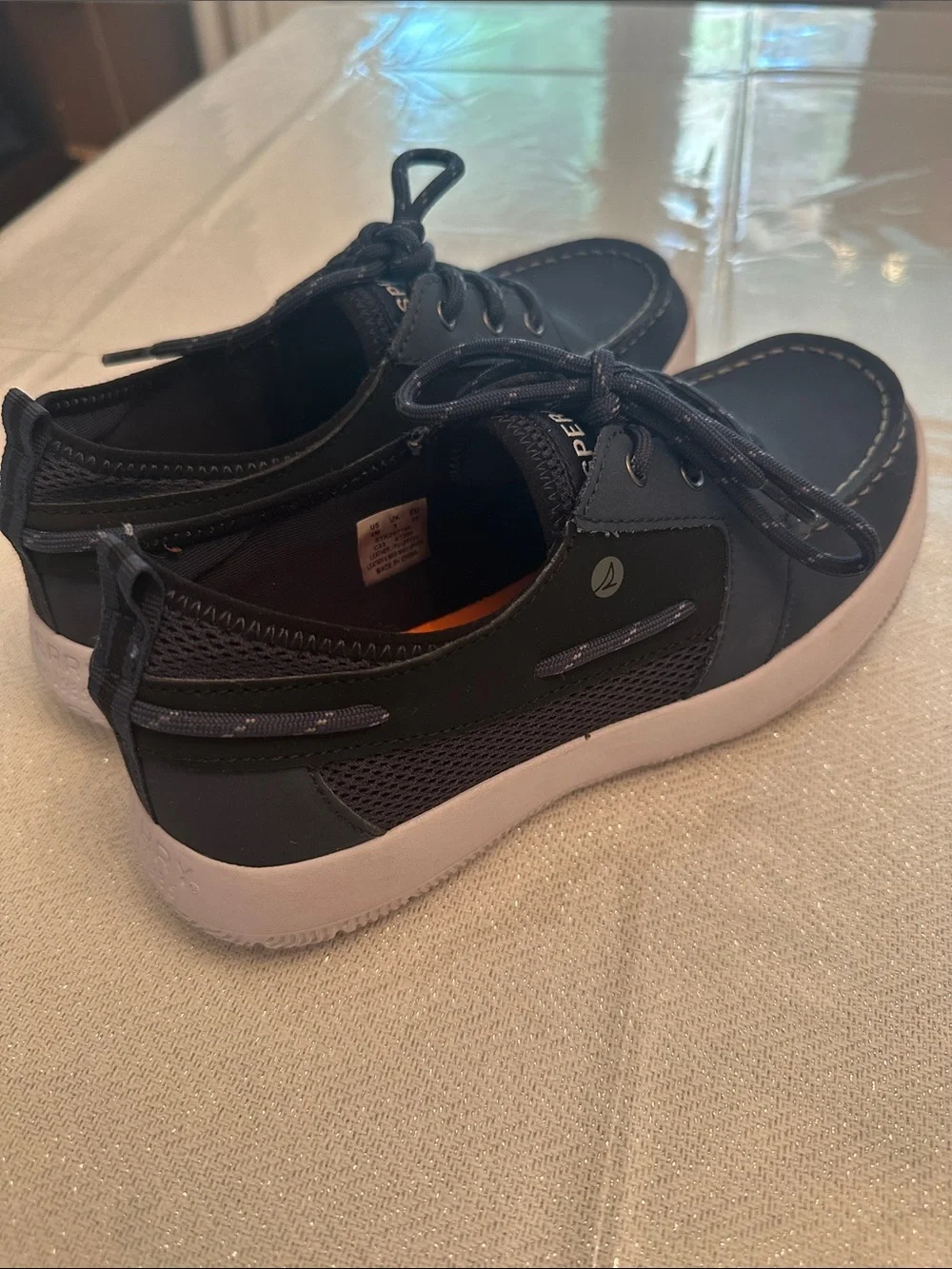 Sperry Boys Boat Shoes size 4 big boys